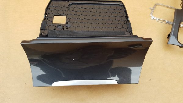 Scrumiera VW Golf 7 volan dreapta 5G2863391 5G2 863 391 - Dezmembrari Auto