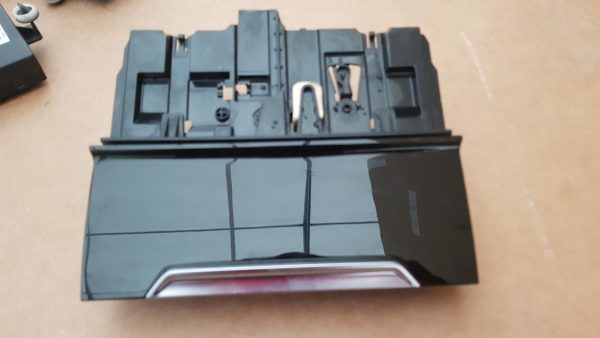 Scrumiera VW Passat B8 volan dreapta 3G2863071A 3G2 863 071 A - Dezmembrari Auto