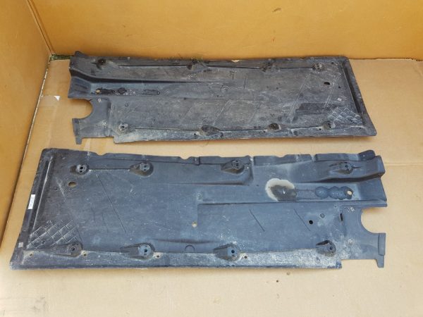 Scut lateral dreapta Audi A3 8P 1K0825212 1K0 825 212 - Dezmembrari Auto