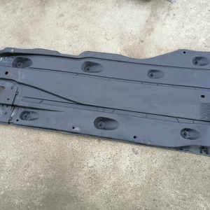 Scut lateral dreapta Audi A3 8V 5Q0825202E 5Q0 825 202 E - Dezmembrari Auto