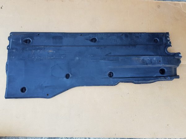 Scut lateral dreapta VW Arteon 3Q0825202E 3Q0 825 202 E - Dezmembrari Auto