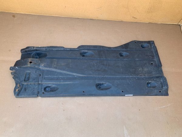 Scut lateral dreapta VW Golf 7 5Q0825202L 5Q0 825 202 L - Dezmembrari Auto