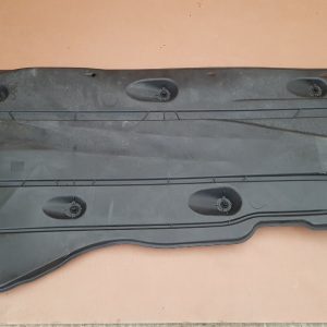 Scut lateral dreapta VW Golf 7 hatchback 5Q0825202L 5Q0 825 202 L - Dezmembrari Auto