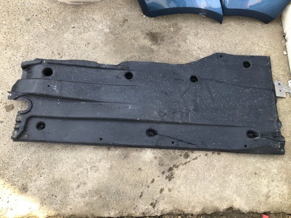 Scut lateral dreapta VW Passat B8 3Q0825202F 3Q0 825 202 F - Dezmembrari Auto