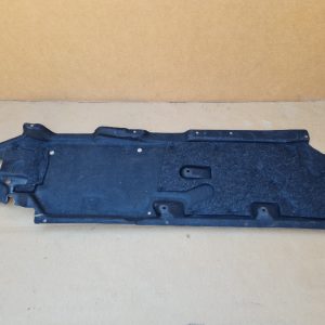 Scut lateral stanga Audi Q8 2019 4M0825205L 4M0 825 205 L - Dezmembrari Auto
