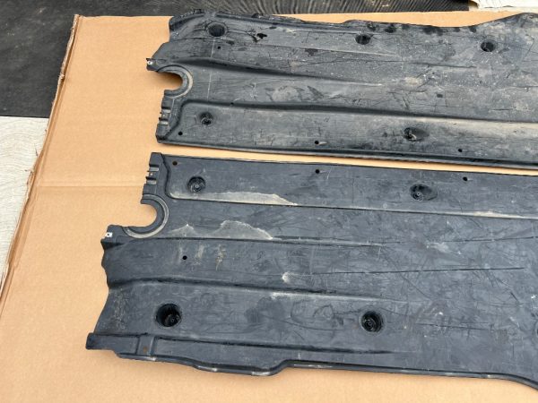 Scut lateral stanga dreapta VW Passat B8 variant 3Q0825201H 3Q0 825 201 H 3Q0825202F 3Q0 825 202 F set - Dezmembrari Auto - imagine 4