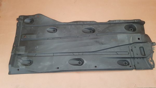 Scut lateral stanga VW Golf 7 5Q0825201L 5Q0 825 201 L - Dezmembrari Auto