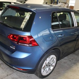Scut lateral dreapta VW Golf 7 hatchback 5Q0825202L 5Q0 825 202 L - Dezmembrari Auto