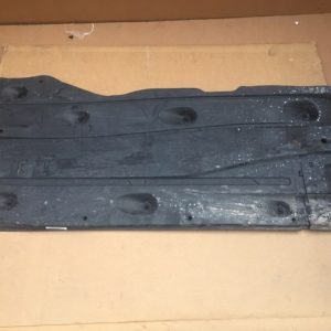 Scut lateral stanga VW Golf 7 hatchback facelift 5Q0825271A 5Q0 825 271 A - Dezmembrari Auto