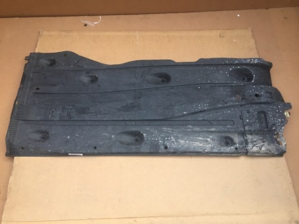 Scut lateral stanga VW Golf 7 hatchback facelift 5Q0825271A 5Q0 825 271 A - Dezmembrari Auto