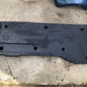Scut lateral stanga VW Passat B8 3Q0825201H 3Q0 825 201 H - Dezmembrari Auto