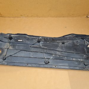 Scut lateral stanga VW Passat B8 limuzina 5Q0825201H 5Q0 825 201 H - Dezmembrari Auto