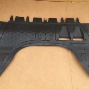 Scut metalic VW Passat CC 2013 3C8825235 3C8 825 235 - Dezmembrari Auto