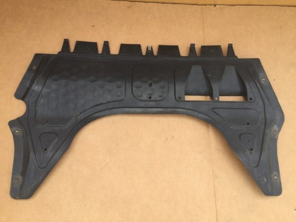 Scut metalic VW Passat CC 2013 3C8825235 3C8 825 235 - Dezmembrari Auto