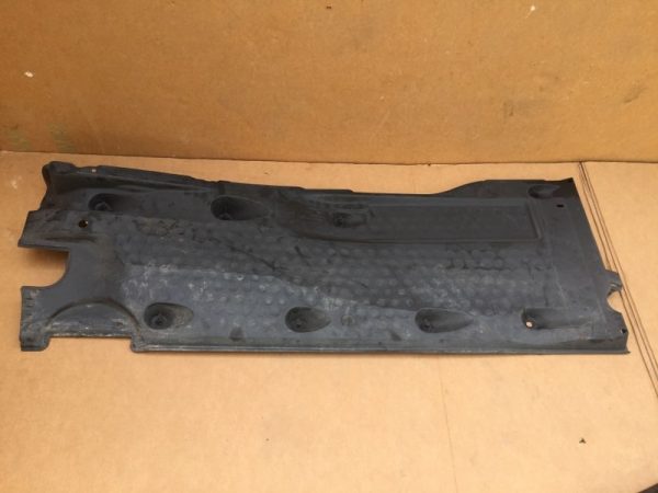 Scut motor lateral dreapta VW Tiguan 2015 5N0825202 5N0 825 202 - Dezmembrari Auto