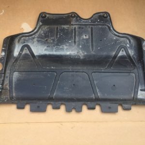Scut motor plastic VW Golf 7 5Q0 825 236 5Q0825236 - Dezmembrari Auto