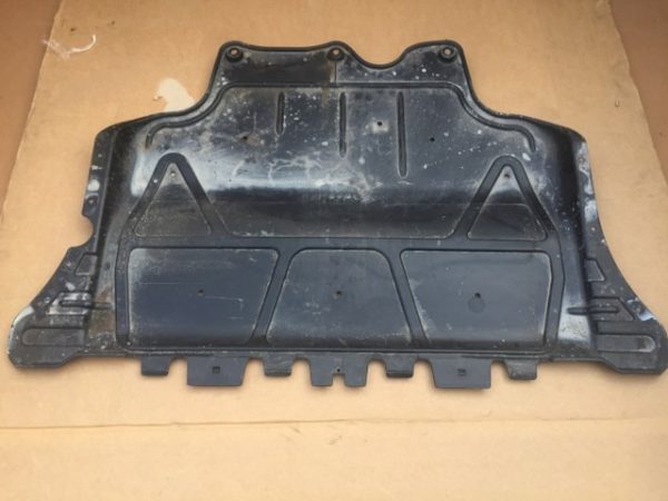 Scut motor plastic VW Golf 7 5Q0 825 236 5Q0825236 - Dezmembrari Auto