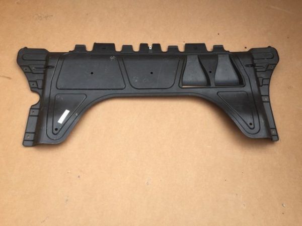 Scut motor plastic VW Passt B8 2.0 TDI DFC Alltrack 5Q0 825 901 B 5Q0825901B - Dezmembrari Auto
