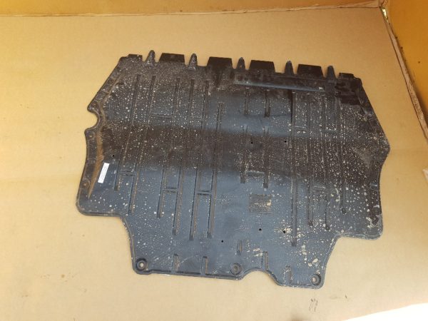 Scut motor VW Jetta 2016 5C0825237B 5C0 825 237 B - Dezmembrari Auto