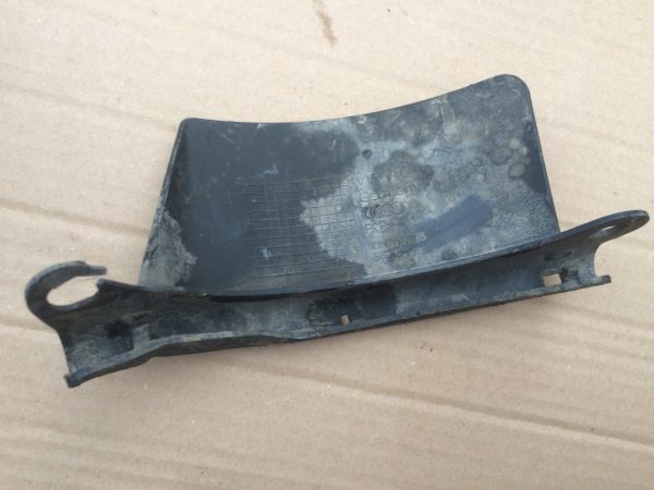 Scut plastic Audi A3 8V E-TRON 5Q0511540A 5Q0 511 540 A - Dezmembrari Auto