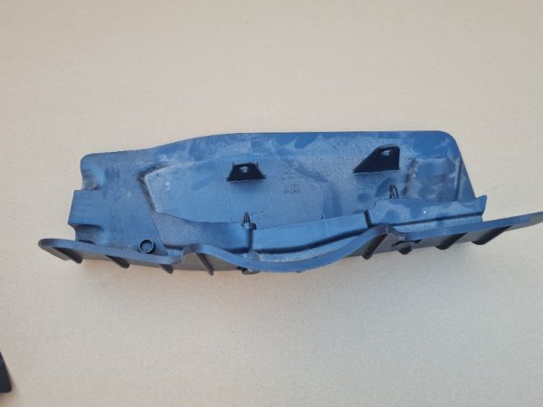 Scut plastic Audi Q8 2019 4M0505415 4M0 505 415 - Dezmembrari Auto