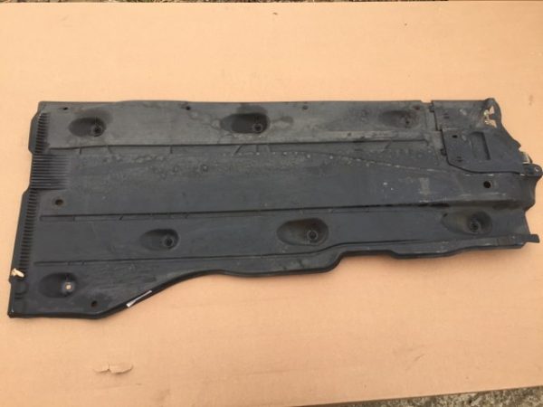 Scut plastic lateral dreapta VW Golf 7 variant 5Q0 825 202 L 5Q0825202L - Dezmembrari Auto