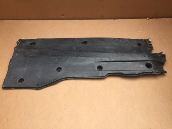 Scut plastic lateral dreapta VW Passat B8 1.4 tsi 3Q0825202F 3Q0 825 202 F - Dezmembrari Auto