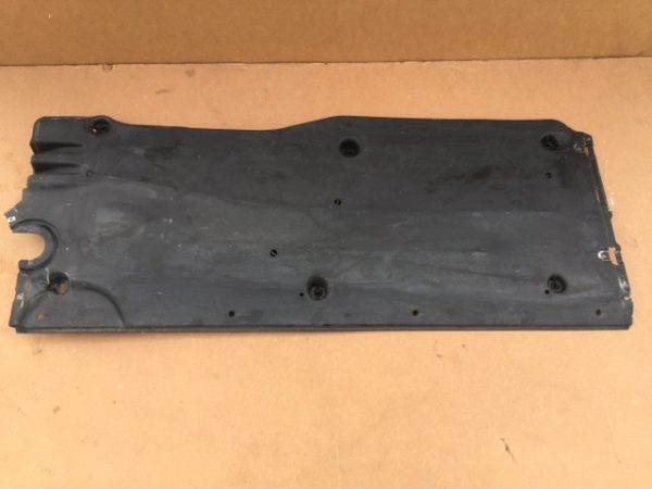 Scut plastic lateral dreapta VW Polo 1.0 TSI DKZ 2Q0 825 202 B 2Q0825202B - Dezmembrari Auto