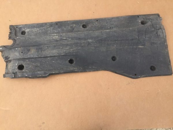 Scut plastic lateral stanga VW Passat B8 2.0 TDI ALLTRACK 3Q0 825 201 F 3Q0825201F - Dezmembrari Auto