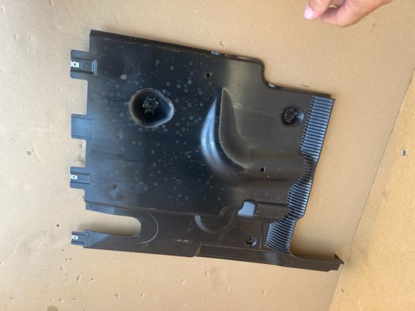 Scut VW caddy Ford Tourneo Connect 2023 5R3825102M 5R3 825 102 M - Dezmembrari Auto
