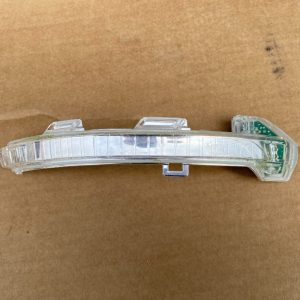 Semnalizare oglinda dreapta VW Passat B8 3G0949102 3G0 949 102 3G0949102A 3G0 949 102 A - Dezmembrari Auto