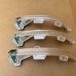 Semnalizare oglinda dreapta VW Passat B8 3G0949102 3G0 949 102 3G0949102A 3G0 949 102 A - Dezmembrari Auto