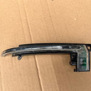 Semnalizare oglinda stanga Audi A6 4F C6 facelift din 2010 8K0949101A 8K0 949 101 A 8K0949101E 8K0 949 101 E - Dezmembrari Auto