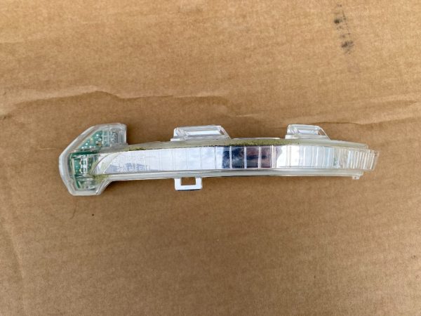 Semnalizare oglinda stanga VW Passat B8 3G0949101 3G0 949 101 3G0949101A 3G0 949 101 A - Dezmembrari Auto