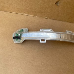Semnalizare oglinda stanga VW Passat B8 3G0949101 3G0 949 101 3G0949101A 3G0 949 101 A - Dezmembrari Auto