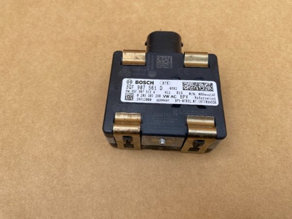 Senzor ACC radar distronic VW Golf 7 3QF907561D 3QF 907 561 D la 0 km - Dezmembrari Auto