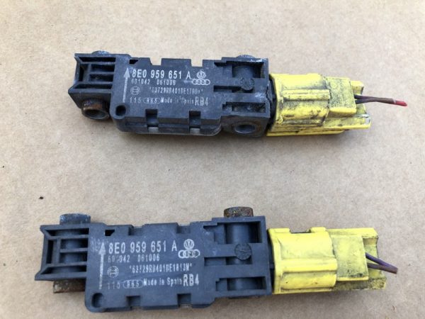 Senzor Audi A3 8P s-line 8E0959651A 8E0 959 651 A - Dezmembrari Auto