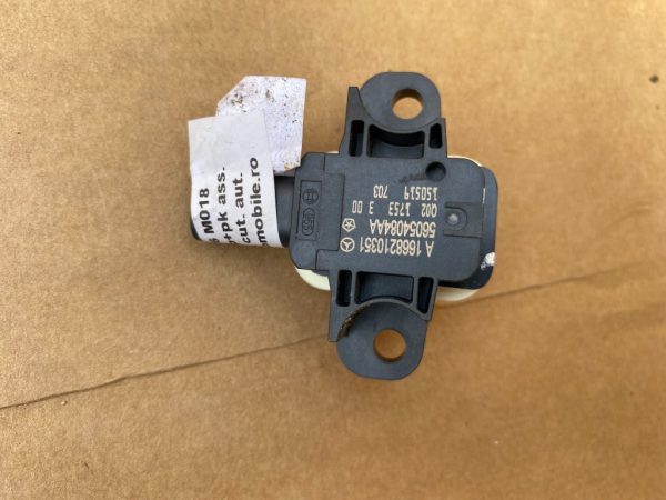 Senzor impact Mercedes A Class W176 A1668210351 la 0 km - Dezmembrari Auto