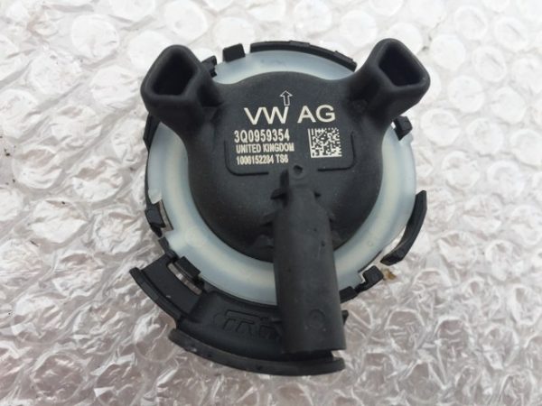Senzor usa VW Passat B8 3Q0959354 3Q0 959 354 - Dezmembrari Auto