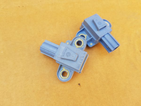 Senzor VW Audi 1K0955557B 1K0 955 557 B - Dezmembrari Auto