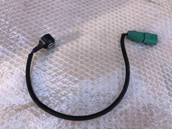 Senzor motor 2.0 tsi CCT CCTA VW Passat CC 06E905377A - Dezmembrari Auto