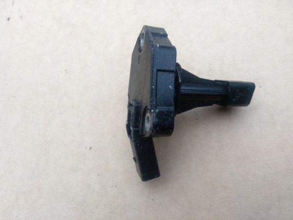 Senzor nivel ulei VW Passat CC 2.0 tdi 03C907660G 03C 907 660 G - Dezmembrari Auto
