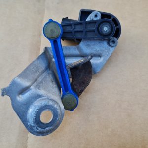 Senzor nivel xenon punte spate Audi A4 B7 8E0907503 8E0 907 503 - Dezmembrari Auto