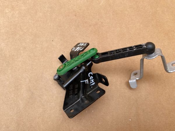 Senzor nivel xenon VW Passat B8 facelift la 0 km 5Q0512521J 5Q0 512 521 J - Dezmembrari Auto