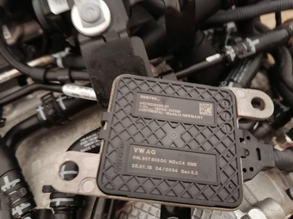 Senzor NOx VW Passat B8 2.0 tdi 04L907805DC 04L 907 805 DC la 0 km - Dezmembrari Auto