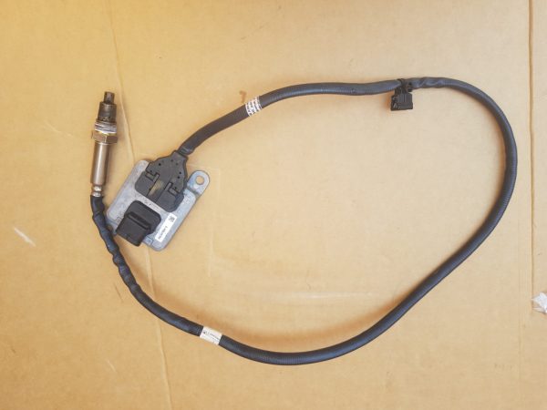 Senzor noxe VW Passat B8 2.0 tdi 04L907805G 04L 907 805 G - Dezmembrari Auto