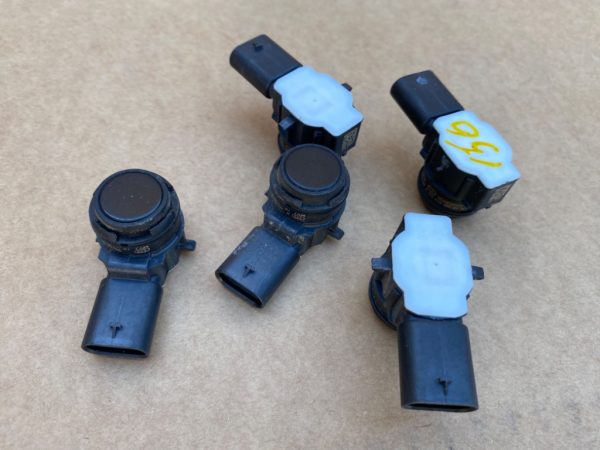 Senzor parcare spate VW Tiguan II din 2016 2017 2018 2019 2020 2021 2022 - Dezmembrari Auto
