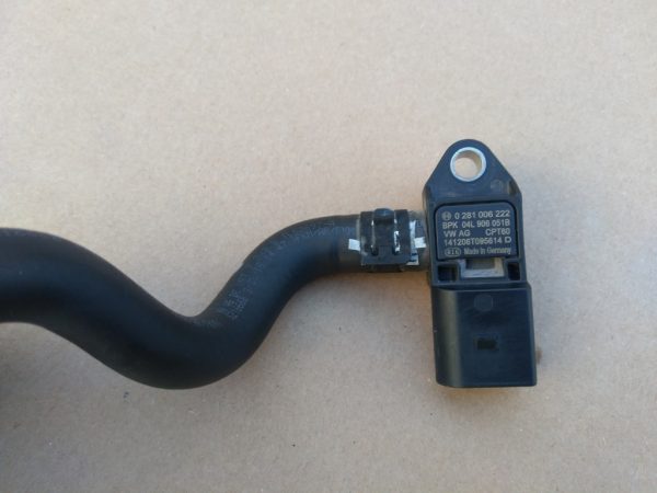 Senzor presiune gaze Audi A3 8V 2.0 tdi DEJ 04L906051B 04L 906 051 B - Dezmembrari Auto