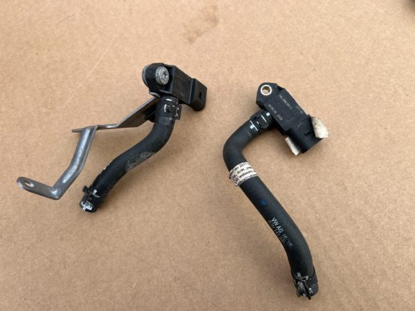 Senzor presiune VW Arteon 2.0 tdi 240 cp CUAA 04L906051C 04L 906 051 C 04L906051K 04L 906 051 K - Dezmembrari Auto