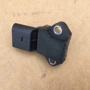 Senzor presiune VW Passat B8 04C906051 04C 906 051 - Dezmembrari Auto